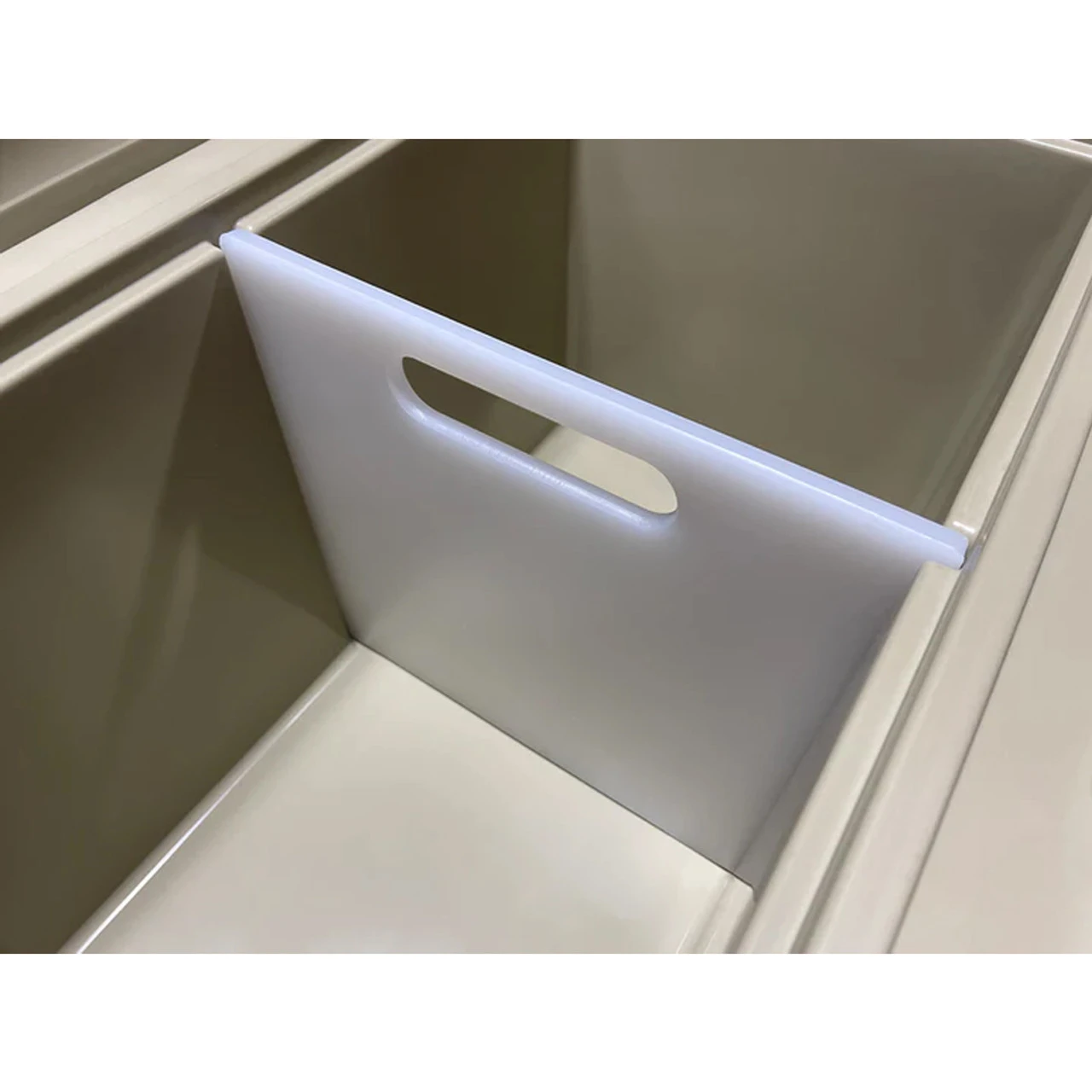 YUKON OUTFITTERS 20 Hard Cooler Divider/Cutting Board (MGCB201) - Image 3